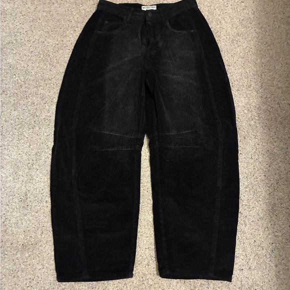 New Free People Good Luck Barrel Corduroy Pants ~Black - Picture 2 of 8